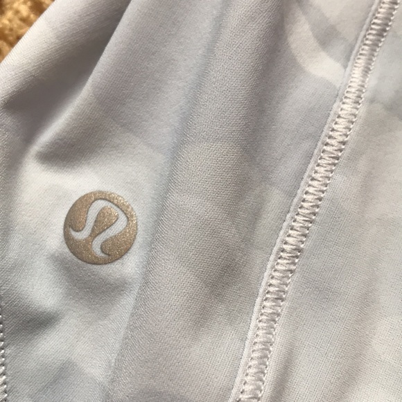 White camo lululemon sculpt tank - Picture 3 of 5